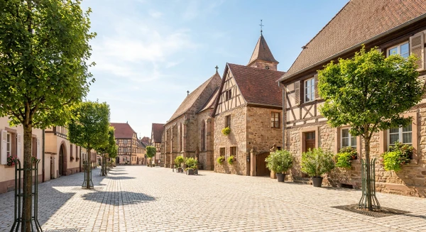 Photographie r&eacute;aliste en ext&eacute;rieur de la ville de Lauterbourg, montrant un &eacute;l&eacute;ment caract&eacute;ristique du paysage urbain ou architectural local (rue pav&eacute;e, b&acirc;timent historique, place publique ou landmark reconnaissable de la ville), en qualit&eacute; professionnelle, sans texte ni logo visible.